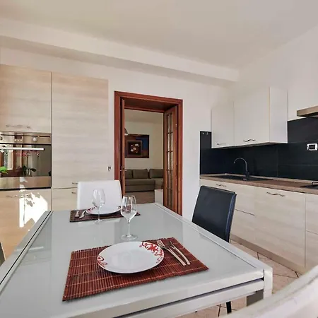 Apartmentsgarda - Astro *