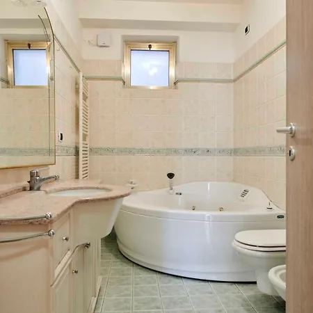 Apartmentsgarda - Astro *