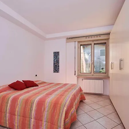 Apartmentsgarda - Astro Costermano